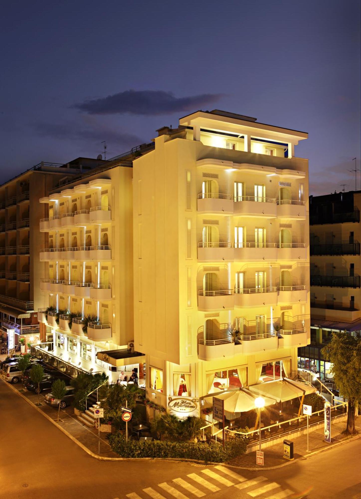 Mediterraneo Hotel & Suites Cattolica Exterior foto
